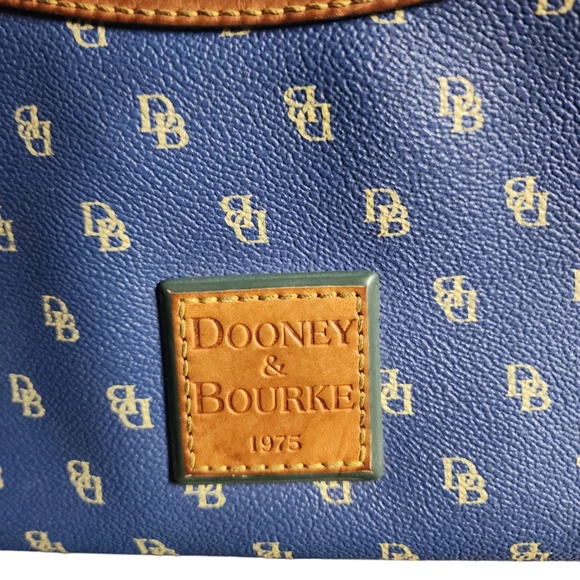 Dooney Burke Blue logo petite hand/shoulder bag - Picture 2 of 16